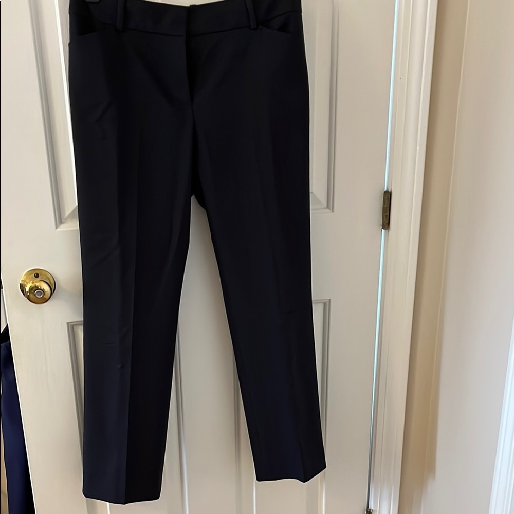 Ann Taylor Classic Black Women's Trouser Pants. Size 4. NWOT